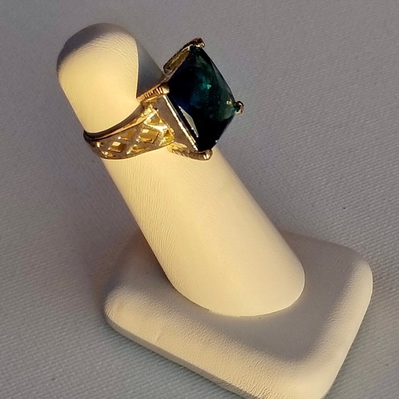 Stunning Caribbean Blue Sterling Ring with Openwork Band Size 8 925 - Picture 4 of 9